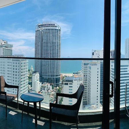 Virgo Hotel Nha Trang Buitenkant foto A balcony in a condominium