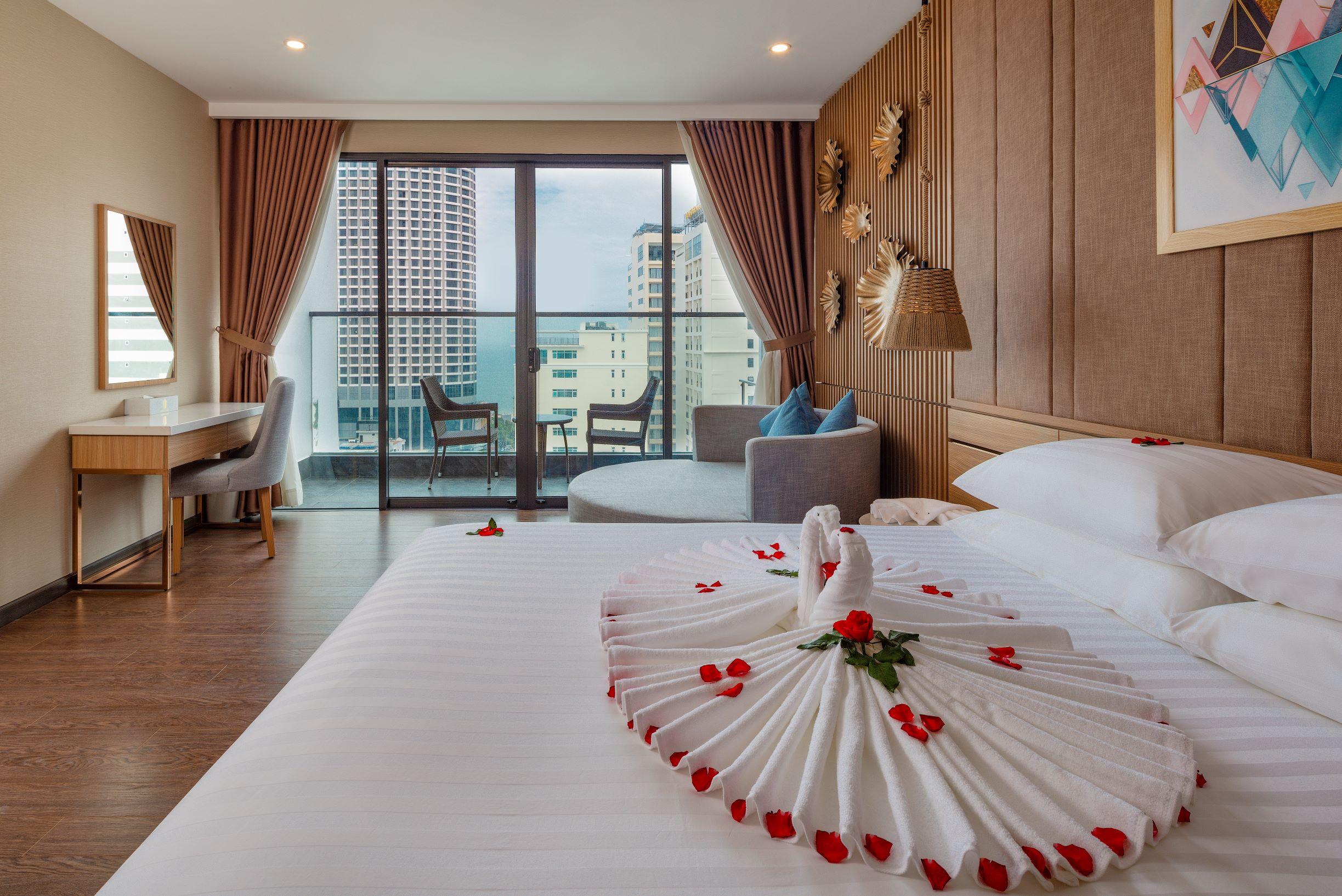 Virgo Hotel Nha Trang Buitenkant foto Deluxe Suite