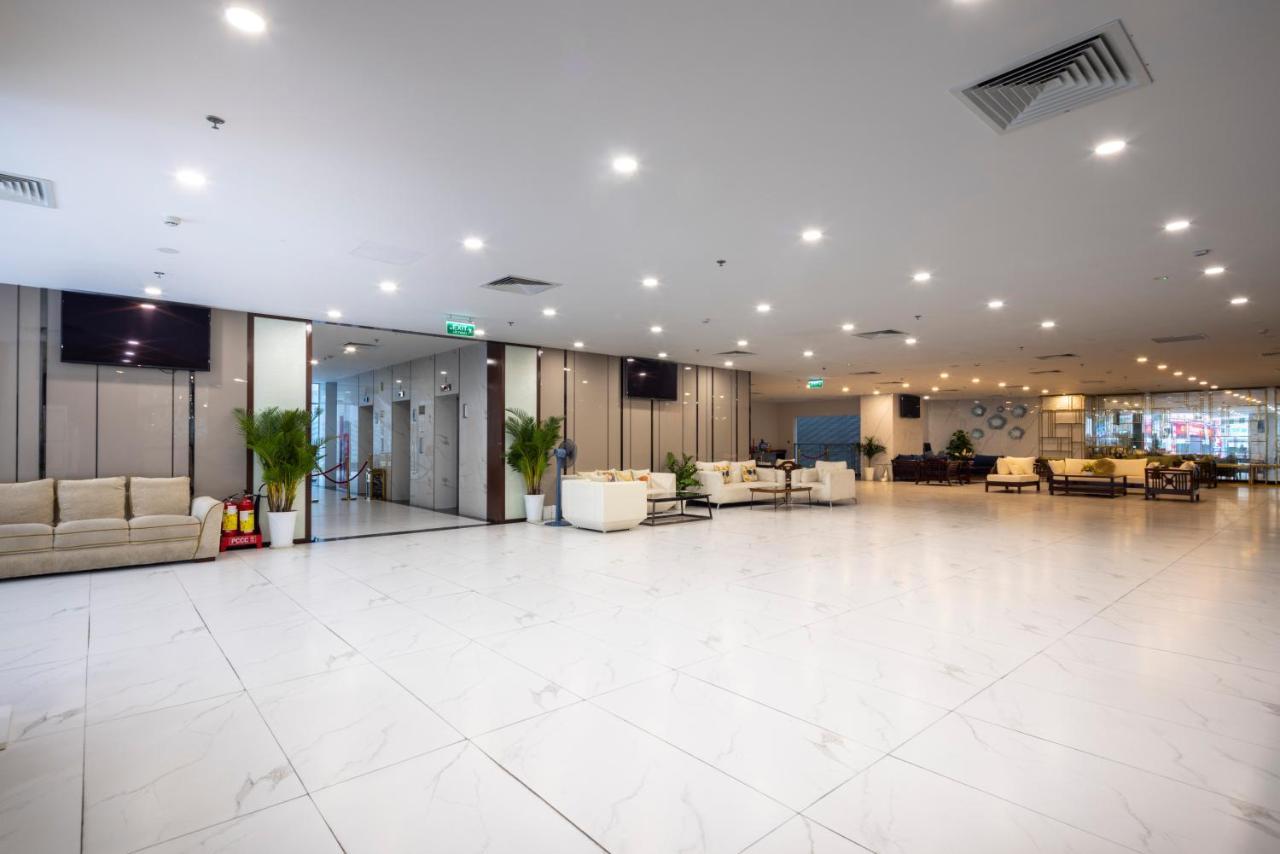 Virgo Hotel Nha Trang Buitenkant foto The lobby of the airport