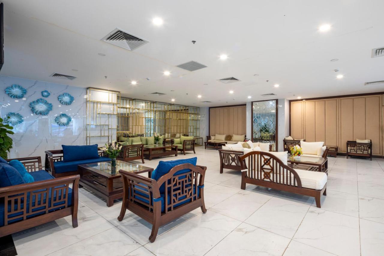 Virgo Hotel Nha Trang Buitenkant foto The lobby of the hotel