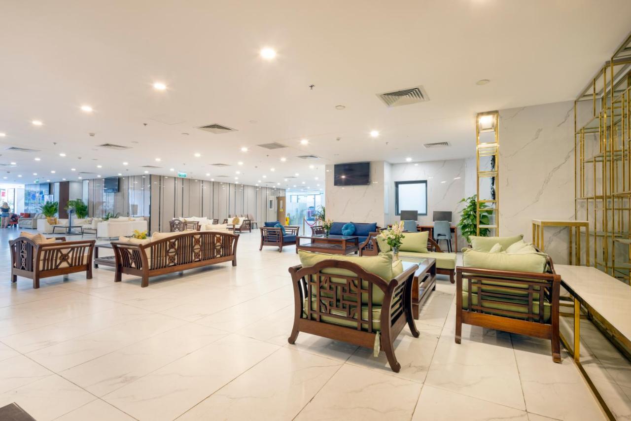 Virgo Hotel Nha Trang Buitenkant foto The lounge at Tan Son Nhat International Airport