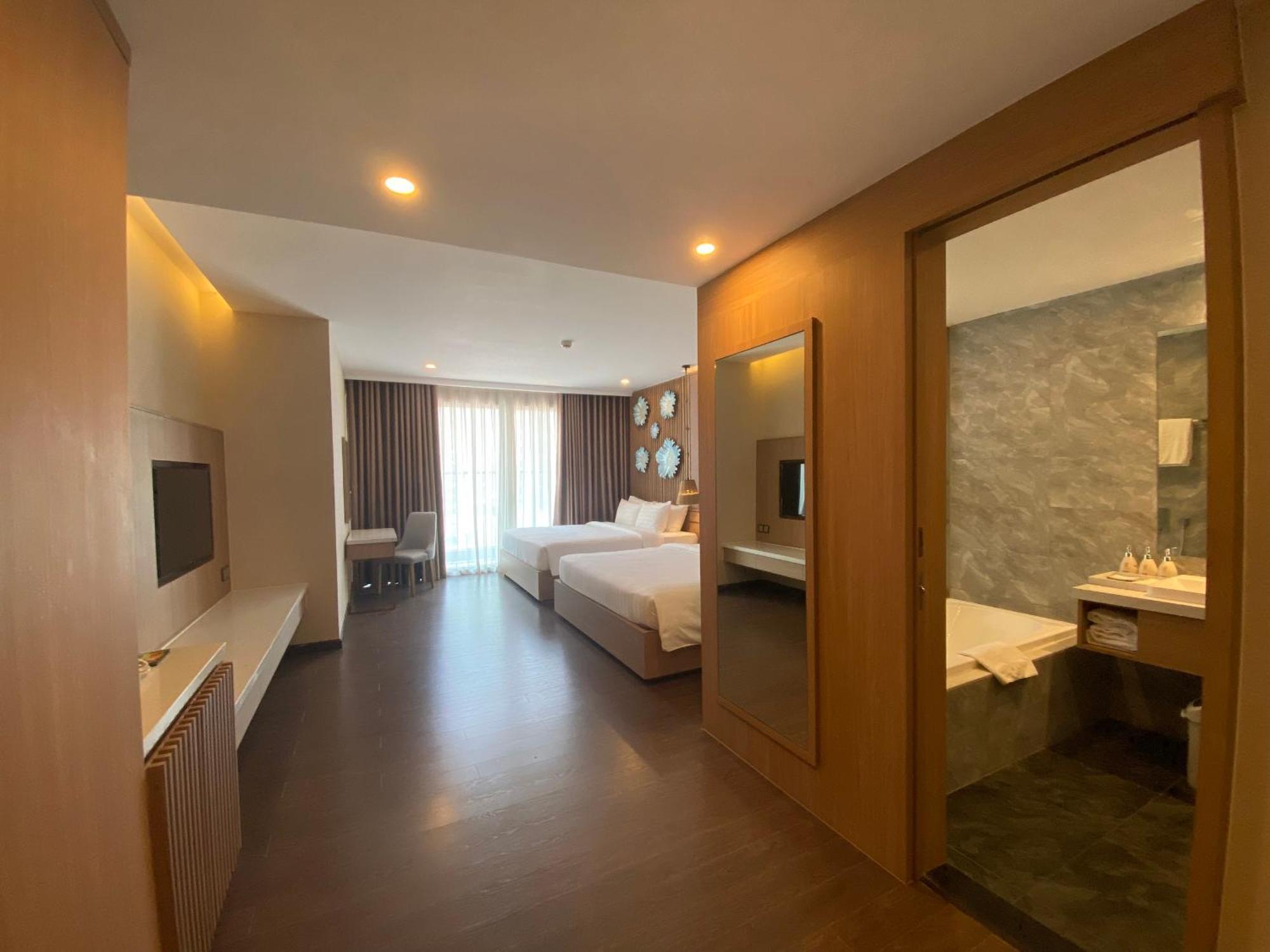 Virgo Hotel Nha Trang Buitenkant foto Deluxe room
